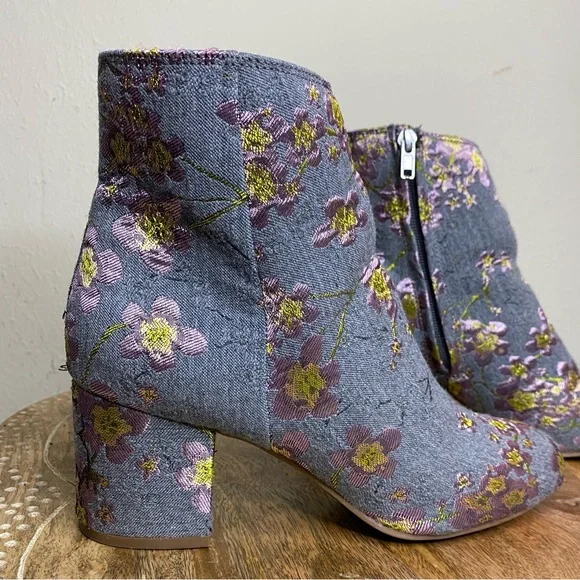 Zigi Soho Nydia Floral Embroidered Ankle Booties barbiecore - Picture 3 of 10